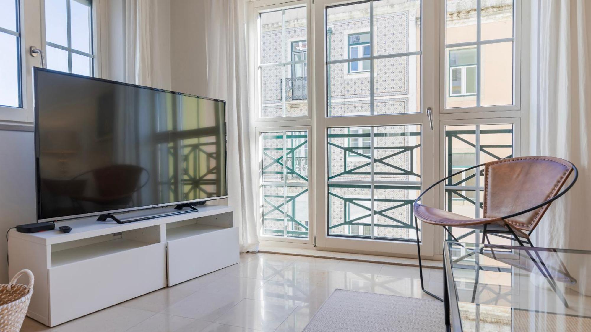 Stylish Apartment With Parking By Lovelystay リスボン エクステリア 写真
