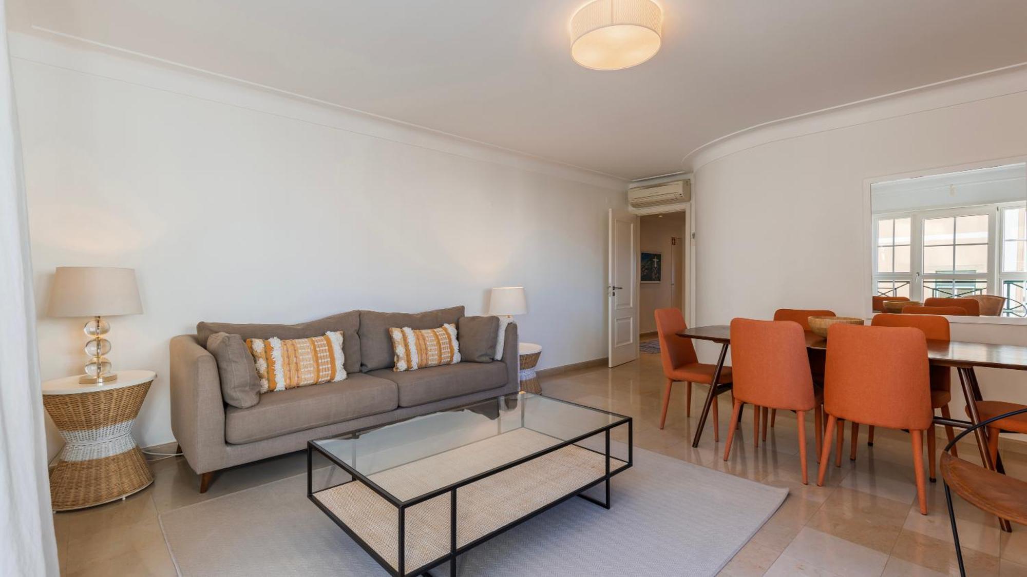 Stylish Apartment With Parking By Lovelystay リスボン エクステリア 写真