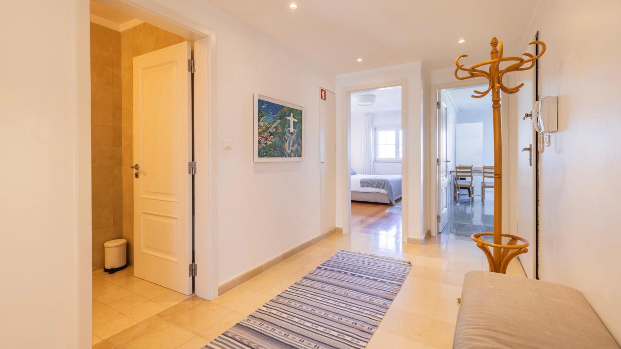 Stylish Apartment With Parking By Lovelystay リスボン エクステリア 写真
