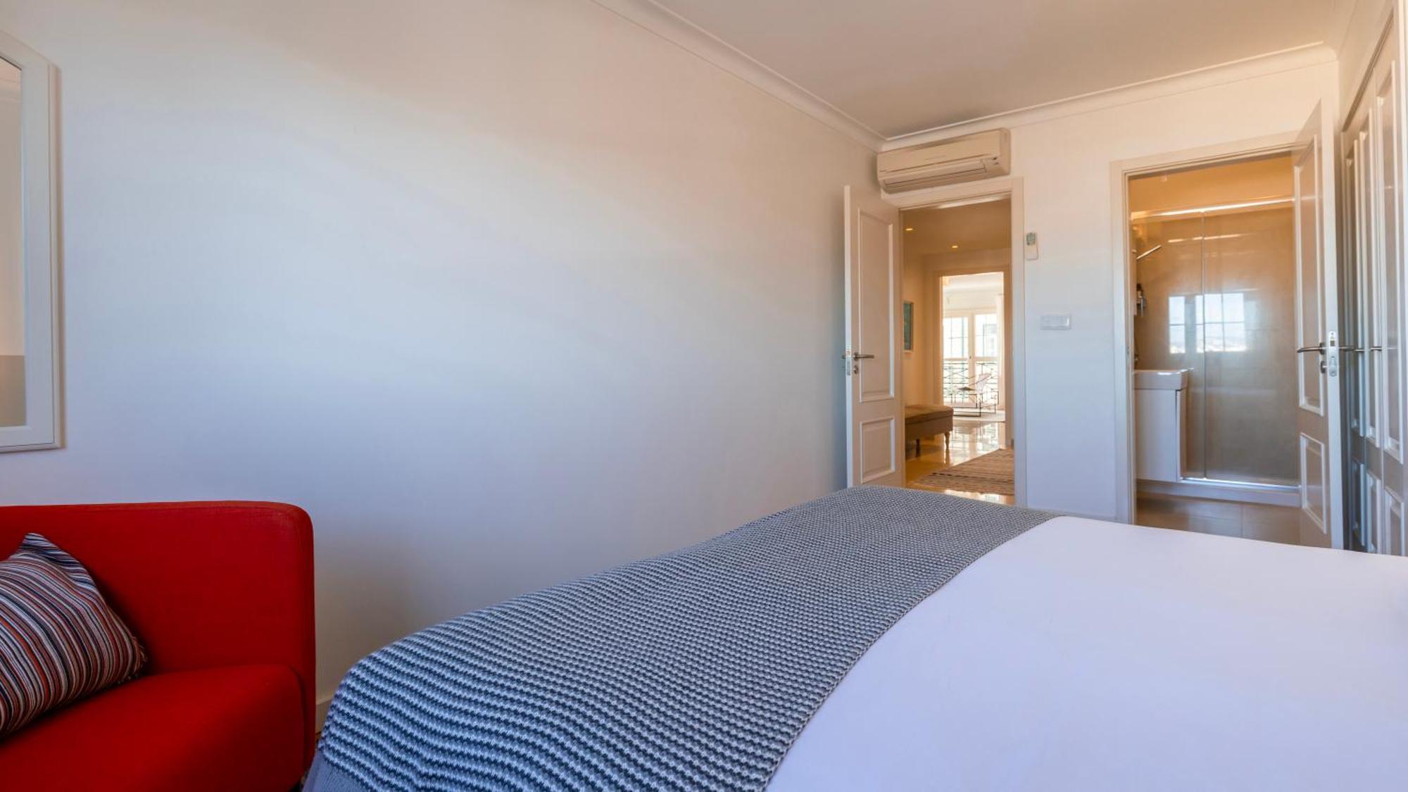 Stylish Apartment With Parking By Lovelystay リスボン エクステリア 写真