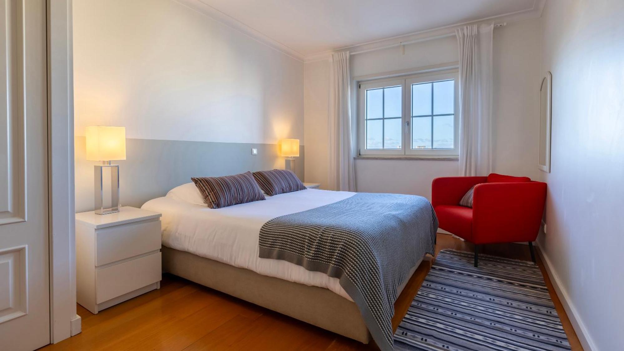 Stylish Apartment With Parking By Lovelystay リスボン エクステリア 写真