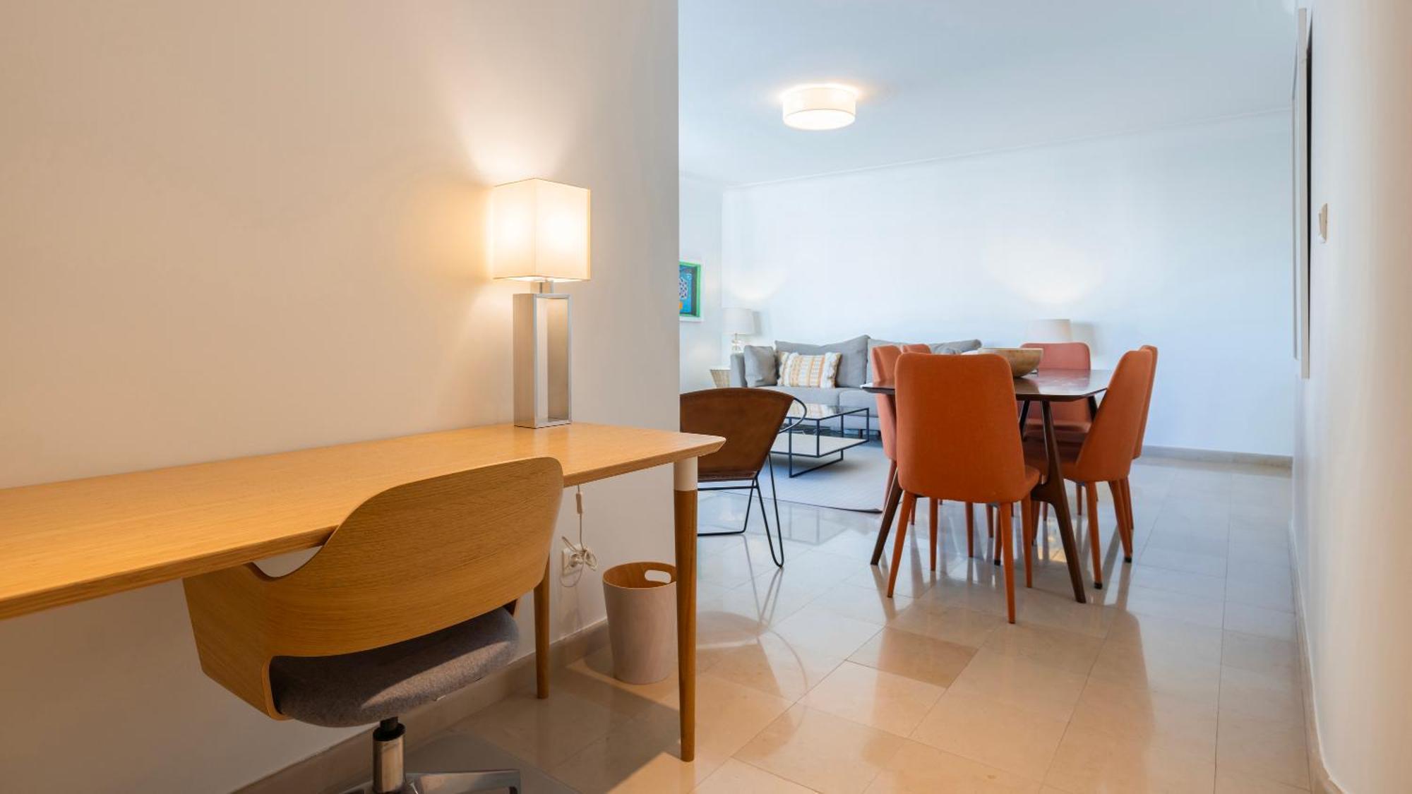 Stylish Apartment With Parking By Lovelystay リスボン エクステリア 写真